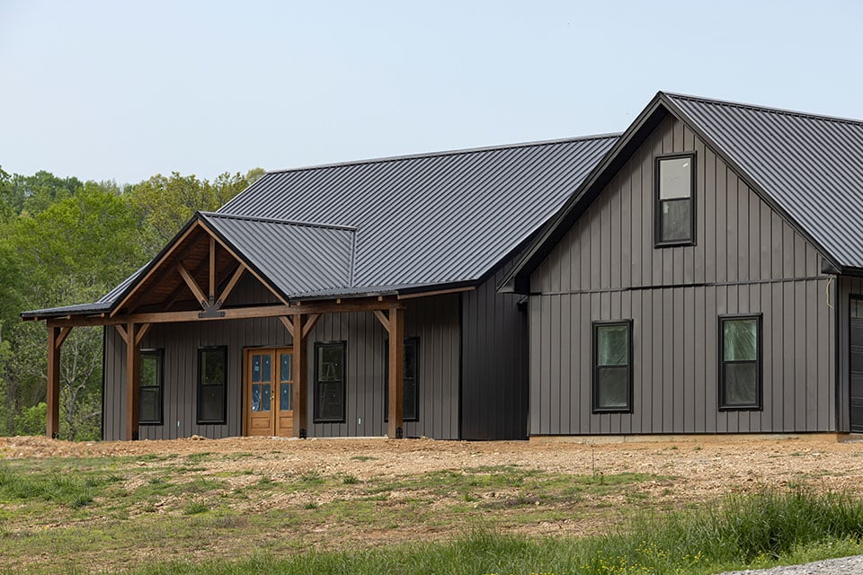 Rural1st_2026_XXXX_Website_StoryBodyImage2_CarmenAndJeremyHayes_FINAL Rural Tennessee home financed by Rural 1st.